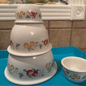 Corelle Corning  Coordinates Abundance Nested Mixing Bowls 4-Piece Set Excellent